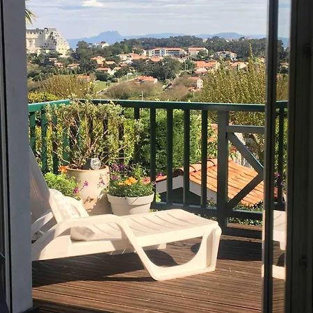 Casa de hóspedes D'hôtes-studette Milady, Calme, Patio, Vue Sur Jardin Et Montagne Du Patio, Parkin Privé, Confort Biarritz
