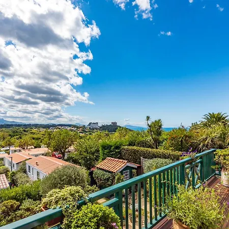 Casa de hóspedes D'hôtes-studette Milady, Calme, Patio, Vue Sur Jardin Et Montagne Du Patio, Parkin Privé, Confort