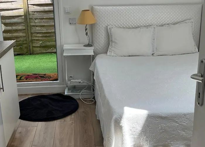 D'hôtes-studette Milady, Calme, Patio, Vue Sur Jardin Et Montagne Du Patio, Parkin Privé, Confort 4*