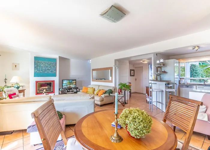 D'hôtes-studette Milady, Calme, Patio, Vue Sur Jardin Et Montagne Du Patio, Parkin Privé, Confort