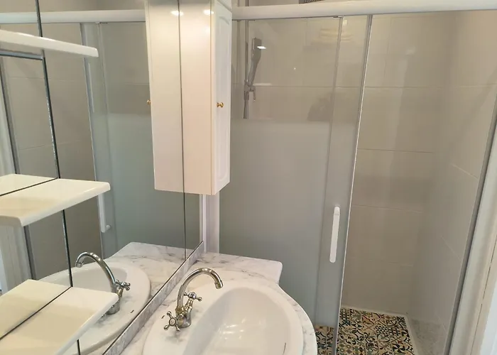 Entre Et Verdure - Deux Hebergements De Charme A 3* بياريتز
